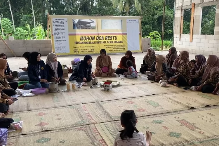 Mahasiswa USM Ajak Ibu PKK Ungaran Kelola Rambutan Jadi Asinan