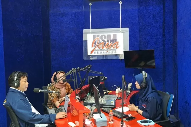 Talkshow BKBH Menyapa di Studio Radio USM Jaya