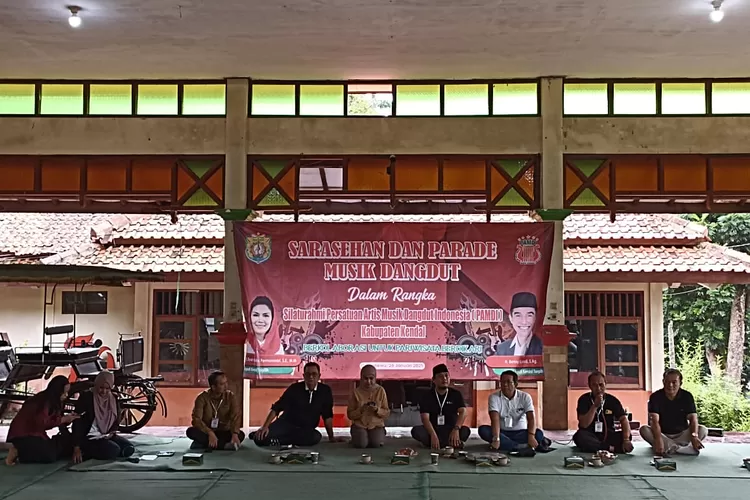 Sarasehan DPC PAMDi dalam optimalisasi promosi wisata untuk mewujudkan pariwisata Kendal yang berdikari di DTW Curug Sewu Minggu 26 Januari 2025.  (edi prayitno/kontributor Kendal)