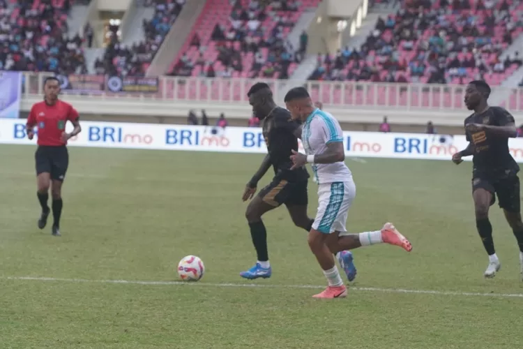 PSIS Semarang mampu memaksimalkan strategi counter attack untuk mengalahkan PSBS Biak.  (PSIS)