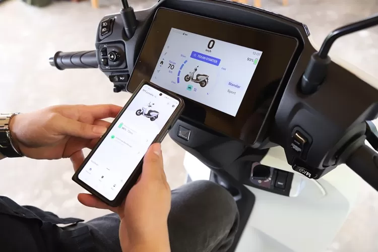 Tetap Terhubung dan Nyaman di Perjalanan dengan RoadSync Duo pada Honda CUV e: