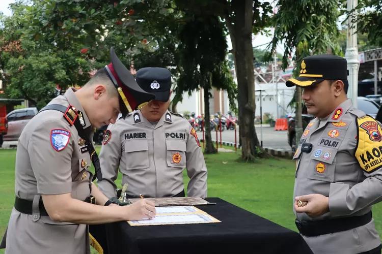 AKP Panji Yugo Putranto saat sertijab Kasat Lantas Polres Kendal Jumat 21 februari&nbsp; 2025.  (edi prayitno/kontributor kendal)