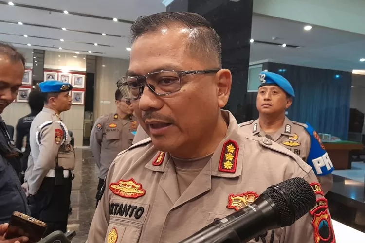 Kabidhumas Polda Jateng Kombes Artanto menyatakan bahwa polisi tidak meminta untuk menurunkan lagu Bayar Bayar Bayar milik Band Sukatani.  (Ayosemarang.com/ Audrian Firhannusa)