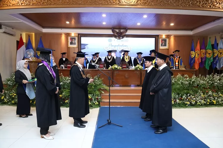USM Resmi Kukuhkan Dua Guru Besar dari Fakultas Ekonomi dan Teknologi Pertanian.
