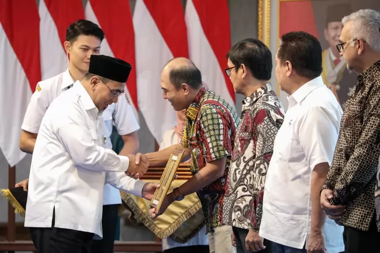 Wakil Gubernur Jateng Taj Yasin saat menghadiri  ajang Penganugerahan CSR Award Provinsi Jawa Tengah 2024 dan Rapat Koordinasi Desa Dampingan 2025. (Humas Jateng)