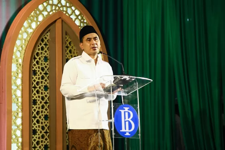 Wakil Gubernur Jateng Taj Yasin saat acara Nuzulul Quran BMPD di Bank BI Jateng. Taj Yasin mendorong pengentasan kemiskinan melalui wakaf digital.  (Humas Jateng)
