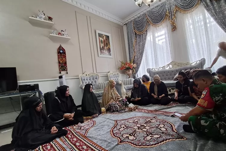 Rumah duka korban kecelakaan bus umrah di Arab Saudi asal Semarang. korban sempat menitipkan lukisan.  (Istimewa)