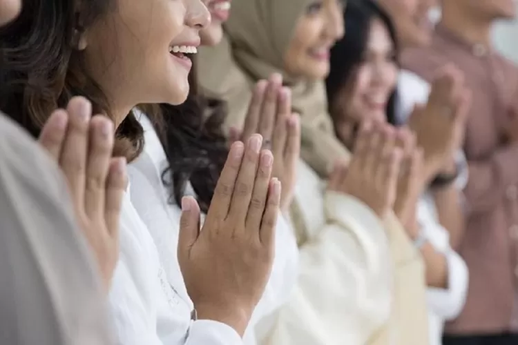 Kumpulan ucapan halal bihalal untuk keluarga hingga teman.  (shutterstock)