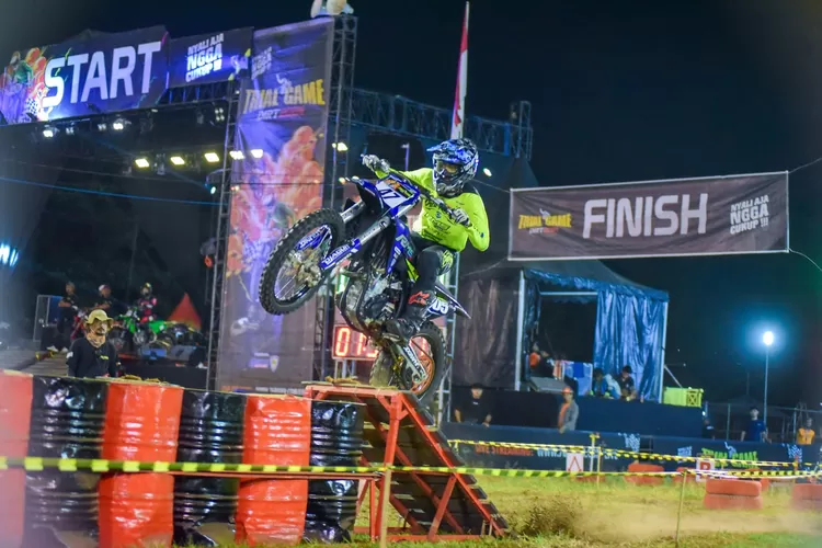 Trial Game Dirt bakal digelar di Lapangan Garnisun Semarang. Trek Lapangan Garnisun dinilai tidak mudah. (76)