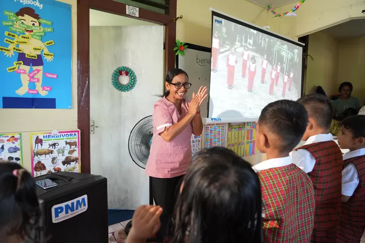 Kisah Inspiratif Guru TK Bertahan di Pulau Saparua Berkat Dukungan PNM. (Istimewa)