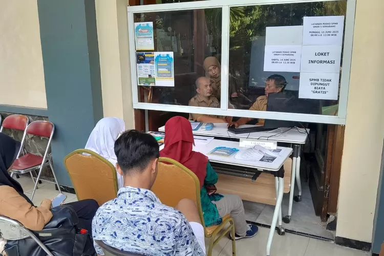 Tahapan SPMB di SMAN 5 Semarang. Tahapan SPMB sudah tutup. (Ayosemarang.com/ Audrian Firhannusa)