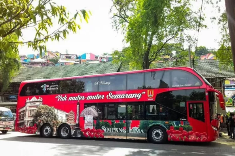 Bus wisata tingkat gratis bagi warga yang ingin berkeliling Kota Semarang.  (istimewa)