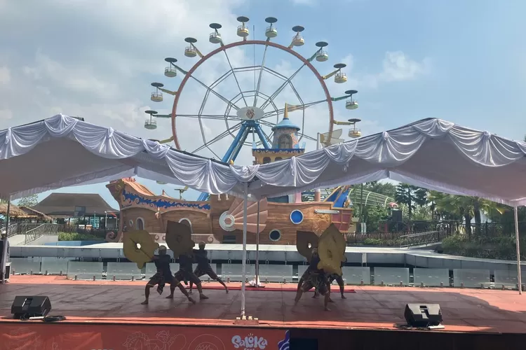 Festival Jaranan dan Tari Prajuritan Di pelataran Jejogedan Saloka Theme Park Tuntang, Kabupaten Semarang. (Arri Widiarto.)