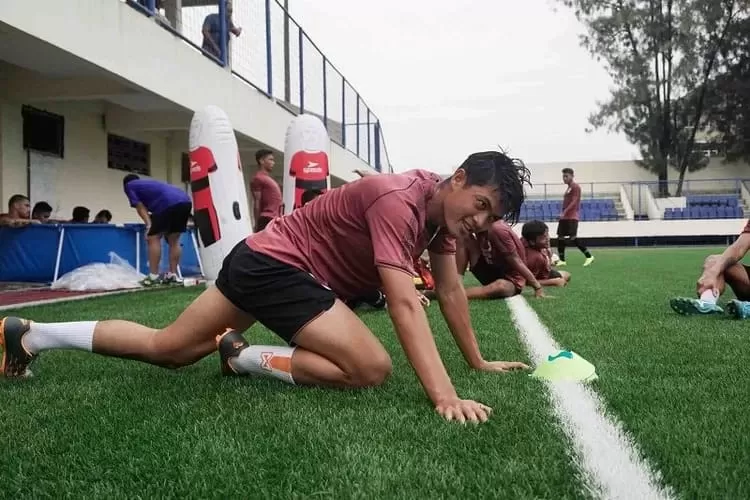 Ilustrasi Tips Latihan Harian untuk Calon Atlet Sepakbola yang Efektif (Ayosemarang.com/ Audrian Firhannusa)