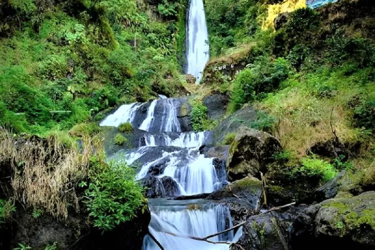 Curug Bajing - Liburan Sekolah Seru: Wisata Alam Pekalongan Cocok untuk Healing Keluarga (Instagram.com/@felixjepret)