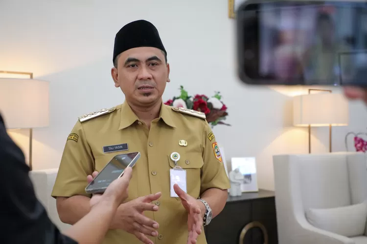 Wakil Gubernur Jateng Taj Yasin menyatakan jika Pemprov tidak akan PHK pekerja honorer yang tak lolos CPNS dan P3K. (Humas Jateng)