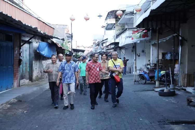 Wakil Walikota Iswar Aminuddin saat meninjau Pecinan Semarang. Tinjauan ini bagian dari upaya untuk menghidupkan Pasar Semawis kembali.&nbsp; (Humas&nbsp;Pemkot)