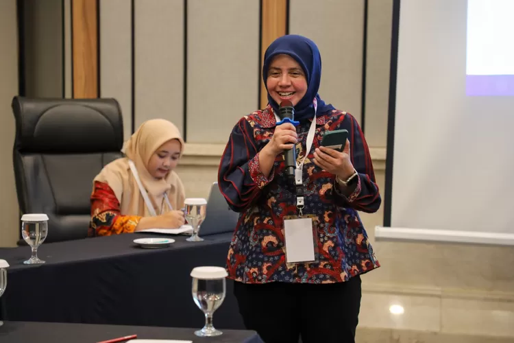 Kata sambutan oleh Knowledge to Policy Unit Manager, Australian Embassy Jakarta Ria Arief, di Semarang, 14 Juli 2025. (Dok Akbar Hari Mukti)