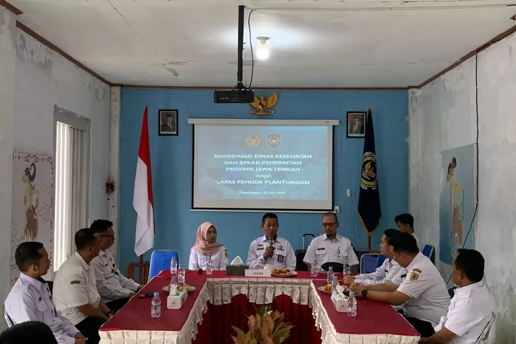 Jajaran Lapas Pemuda Kelas IIB Plantungan saat audiensi ke Dinas Kesehaan Propinsi Jawa Tengah.  (dokumen)