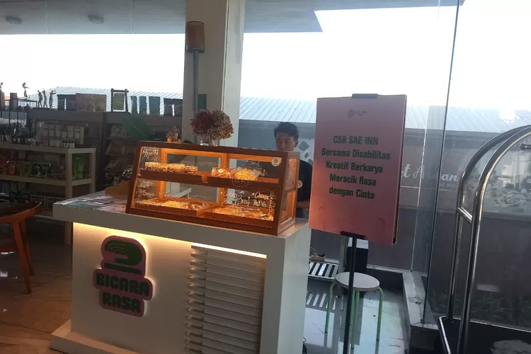Kafe bicara rasa di Lobi Hotel Sae Inn Kendal.  (dokumen)
