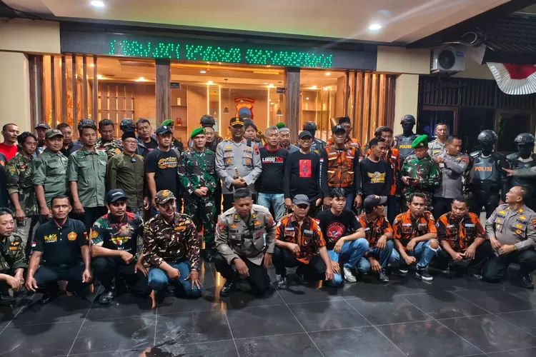 Deklarasi jogo Kendal bersama sejumlah elemen masyarakat Kendal.  (dokumen)