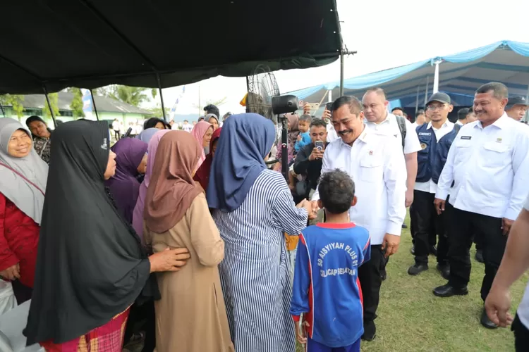 Menteri Imigrasi dan Pemasyarakatan (Imipas), Agus Andrianto pada acara bakti sosial di Sesko Daun Lumbung (Ksatrian Amirul Isnaini) Cilacap, Senin (8/9/2025). (Dok.)