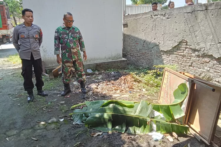 Petugas dilokasi kejadian.  (Dokumen)