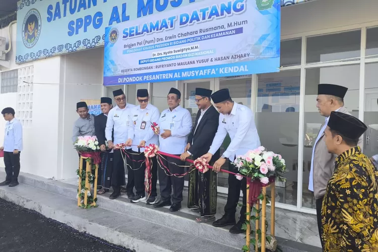 Peresmian Dapur SPPG Al Musyaffa&rsquo; bersamaan dengan Haul ke-40 Almaghfurlah KH. Musyaffa&rsquo;.  (edi prayitno/kontributor Kendal)