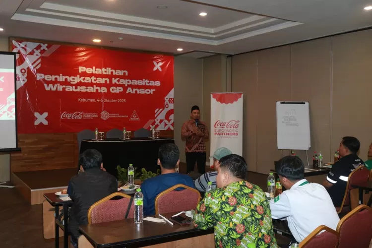 Kolaborasi antara Coca-Cola Europacific Partners (CCEP) Indonesia  bersama GP Ansor diharapkan mampu berkontribusi pada penguatan ekosistem UMKM di Kabupaten Kebumen secara berkelanjutan (Dok.)