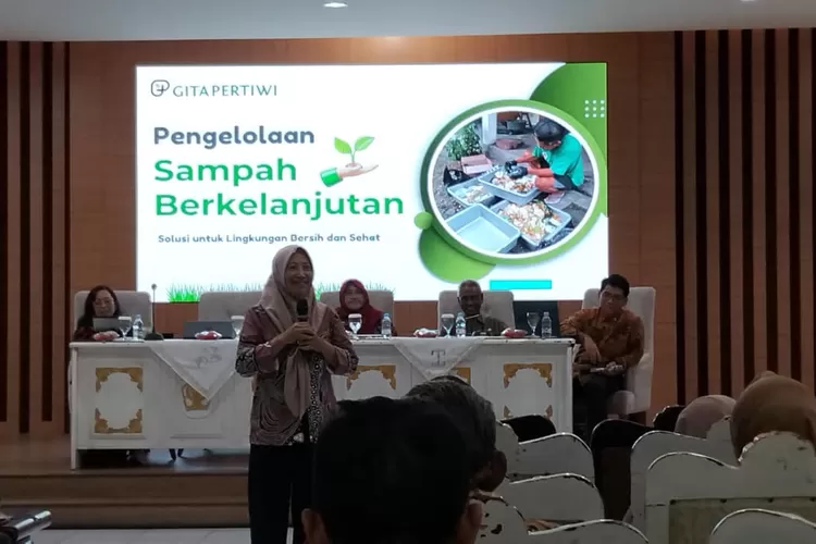 Salah satu pemateri di lokakarya bertajuk &ldquo;Sampah Jadi Berkah: Inovasi dalam Pengolahan Sampah&rdquo; di Gedung Abdi Praja, Kendalm Selasa (7/10/2025).  (dokumen)