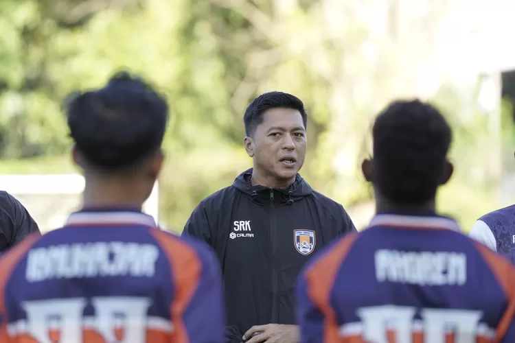 Pelatih Kendal Tornado FC, Stefan Keeltjes.  (dokumen)