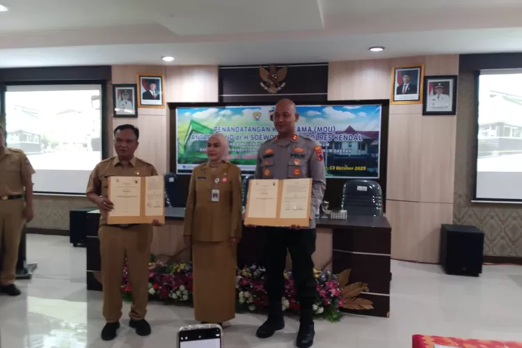 Penandatanganan kerjasama antara Polres Kendal dan RSUD Soewondo senin 13 oktober 2025.  (edi prayitno/kontributor kendal)