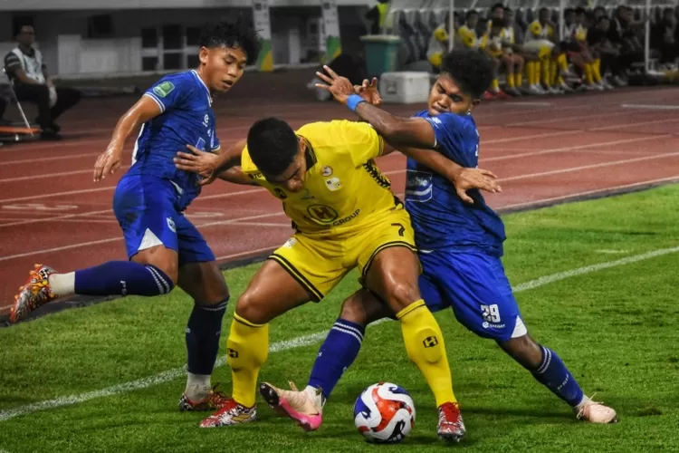 PSIS Semarang saat bermain di Stadion Jatidiri. PSIS waspadai lini serang PSS Sleman.  (Ayosemarang.com/ Audrian Firhannusa)