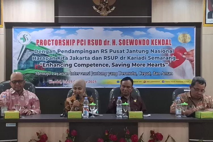 Bupati Kendal saat hadir di Proctorship PCO di RSUD H. dr. Soewondo Kendal, Jumat (24/10/2024).  (Edi prayitno/kontributor kendal)
