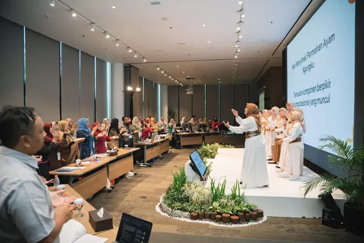 Sebanyak puluhan calon pelatih Pendidikan Anak Usia Dini (PAUD) dari 15 provinsi di seluruh Indonesia mengikuti Pelatihan Calon Pelatih dalam Implementasi Berpikir Komputasional di PAUD yang digelar di Kudus,  sejak Senin (27/10/2025) hingga Jumat (31/10/2025). (dok.)