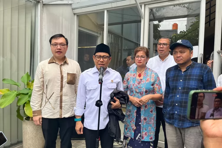 Menteri Koordinator Pemberdayaan Masyarakat Indonesia Muhaimin Iskandar usai menghadiri kegiatan di Collabox Creative Hub Semarang, Rabu (29/10/2025). (dok.)