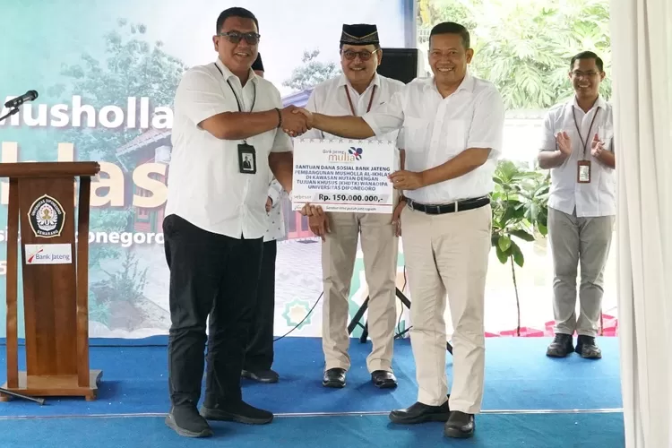 Bank Jateng memberikan bantuan senilai Rp150 juta untuk pembangunan Mushola Al Ikhlas yang berlokasi di Kawasan Hutan Dengan Tujuan Khusus (KHDTK) Wanadipa Universitas Diponegoro (Undip) Penggaron, Kabupaten Semarang pada Selasa (28/10/2025). &nbsp; (dok.)