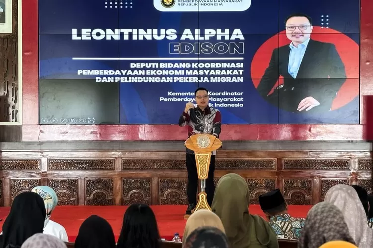 Kementerian Koordinator Bidang Pemberdayaan Masyarakat (Kemenko PM) secara resmi membuka pelatihan &ldquo;Berdaya Finansial&rdquo; di Pendopo Kabumian, Kebumen, Kamis (6/11/2025). (Dok.)