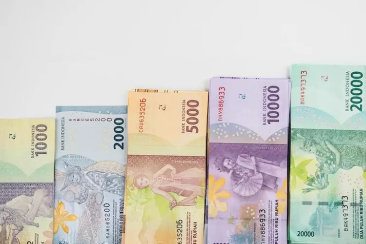 Analisis lengkap UMK Pasuruan 2026 dengan perhitungan berdasarkan tren 2021&ndash;2025, usulan kenaikan buruh, dan pertumbuhan ekonomi nasional. (Freepik )