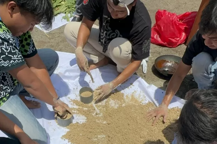 Mahasiswa Unisma Olah Limbah Cangkang Kerang Jadi Pakan Ternak