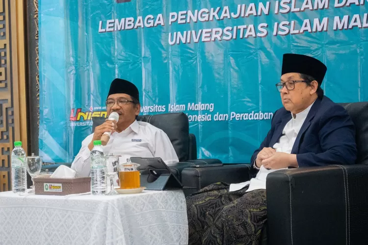 Lembaga Pengkajian Islam dan Keaswajaan Unisma menggelar kegiatan Mbalah Aswaja di Masjid Ainul Yaqin, menghadirkan  Prof. Dr. KH. Ali Masykur Musa, M.Si., M.Hum sebagai pemateri dengan  tema &ldquo;Tasawuf dan Aktualisasi Diri dalam Kehidupan Modern.&rdquo; (dok.)