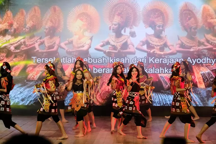 Kompetisi tidak hanya menjadi ruang unjuk kemampuan musikal, tetapi juga menjadi wahana membangun persahabatan lintas budaya. (dok.)