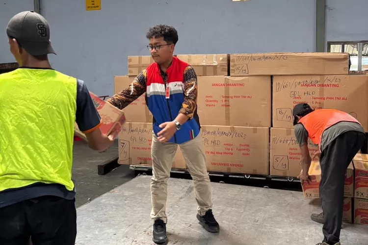 &mdash; PT Perusahaan Gas Negara Tbk (PGN) sebagai Subholding Gas Pertamina bergerak cepat membantu korban banjir yang melanda sejumlah wilayah di Sumatera Utara. (dok PGN.)