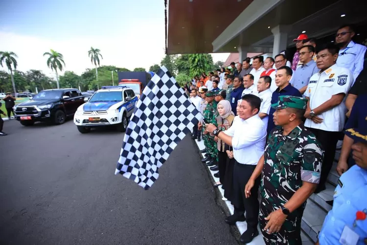 Gubernur Herman Deru melepas 23 armada bantuan kemanusiaan Rp2,65 miliar untuk korban bencana di Aceh, Sumbar, dan Sumut sebagai wujud kepedulian Sumsel.