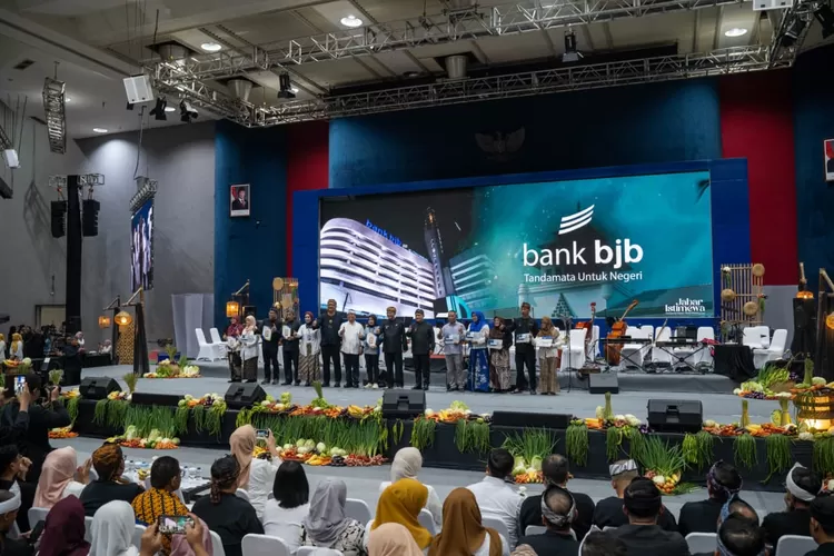 bank bjb turut mendukung Puncak HKN ke-61 dan HKG PKK ke-53 di Jabar untuk memperkuat kesehatan masyarakat, ketahanan keluarga, dan inklusi keuangan.