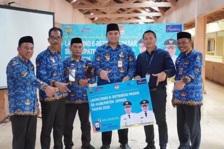 Pemerintah Kabupaten (Pemkab) Jepara, bekerja sama dengan Bank Jateng Cabang Jepara, secara resmi meluncurkan aplikasi e-Retribusi Pasar bertempat di Pasar Jepara I