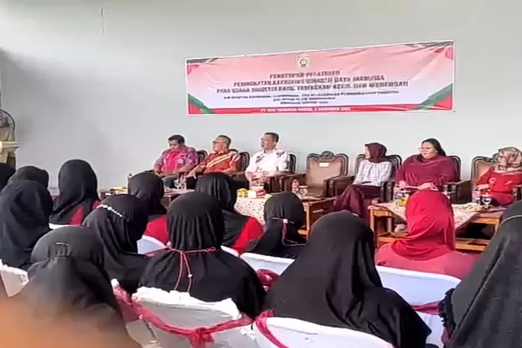 penutupan peningkatan SDM industri hasil tembakau. (dokumen)