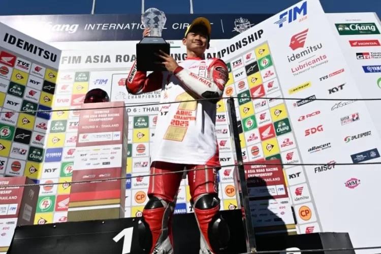 Pebalap Astra Honda Racing Team (AHRT), Fadillah Arbi Aditama, resmi menorehkan prestasi gemilang dengan meraih gelar Juara Asia AP250 pada seri terakhir ARRC 2025 di Buriram, Thailand.
