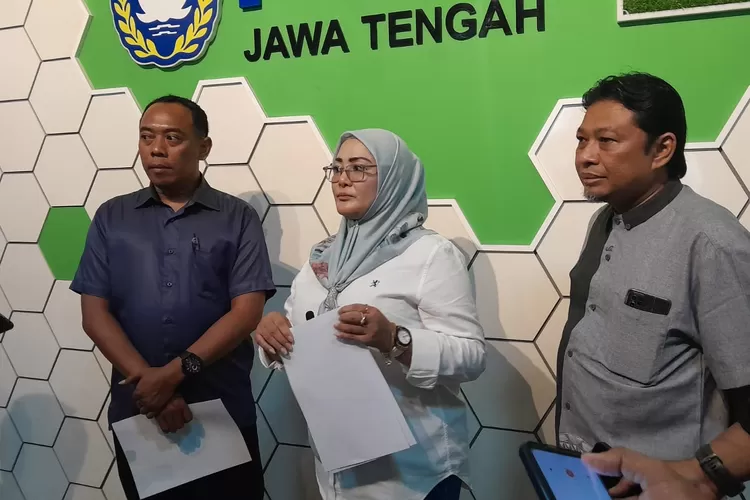 Komite Pemilihan Ketua Asprov PSSI Jateng saat menjawab aduan soal posisi Khairul Anwar. (Ayosemarang.com/ Audrian Firhannusa)