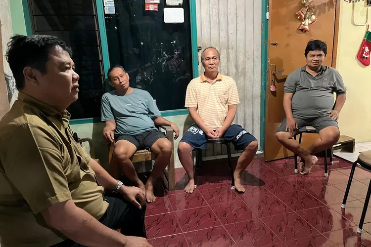 Sejumlah warga  RW 05 dan RW 06 Wonotingal, Candisari, Semarang menyampaikan harapan agar PT Naga Baladika Dragon BL 08 kembali beroperasi.  (Dok.)